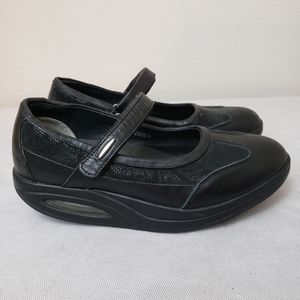 Ryn Cindy Walking Shoes Black Sz 7!